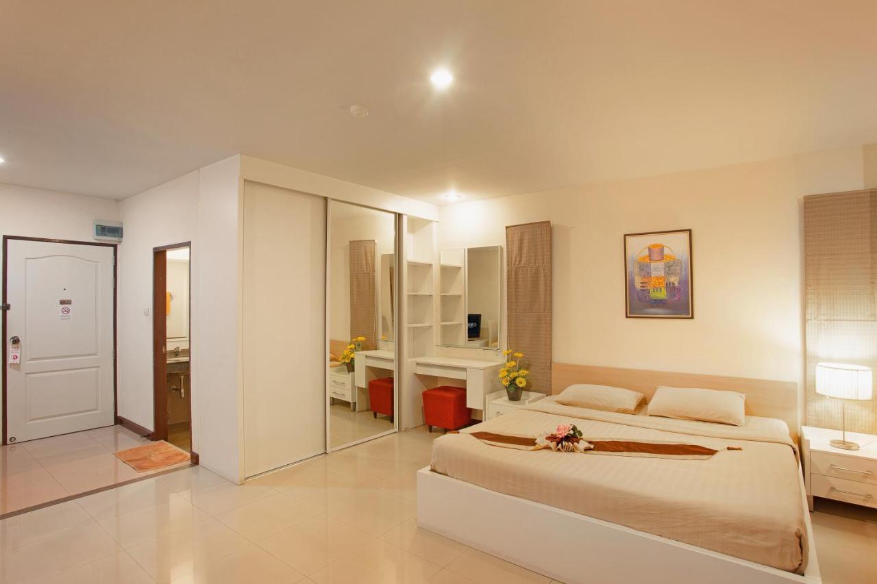 C-House & Residence Hotel Amata City Pluak Daeng Esterno foto