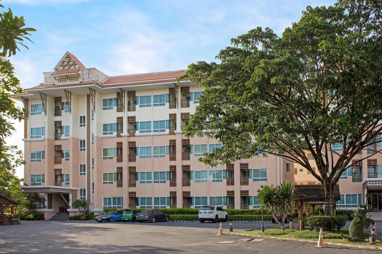 C-House & Residence Hotel Amata City Pluak Daeng Esterno foto